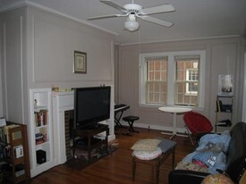 8 Arlington St, Unit #1 in Cambridge, MA - Building Photo - Building Photo