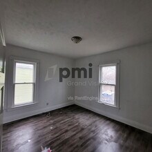 895 W Leafland Ave in Decatur, IL - Building Photo - Building Photo