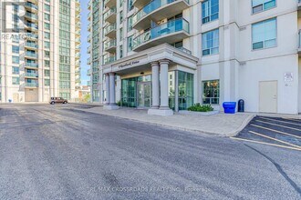 8-118 Rosebank Dr in Toronto, ON - Building Photo - Building Photo