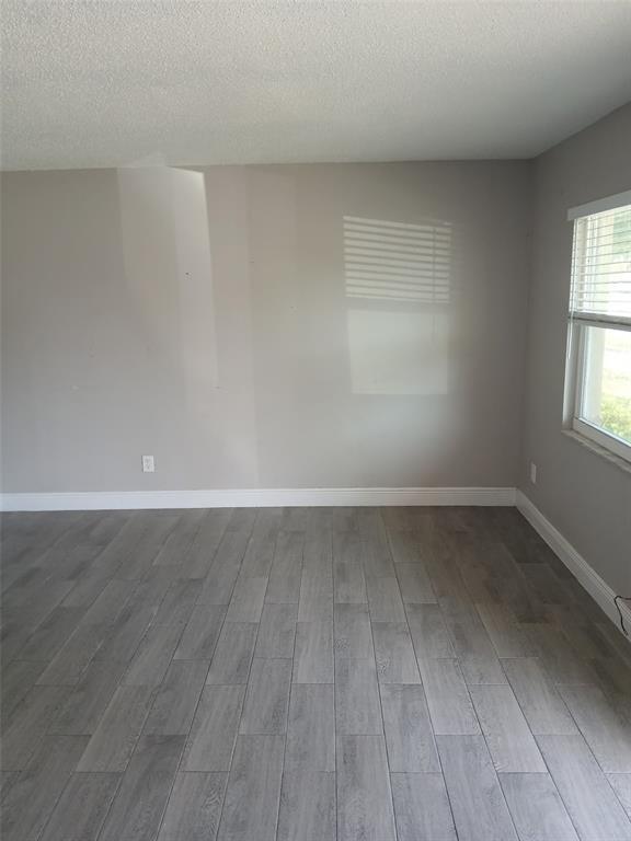 38939 North Ave in Zephyrhills, FL - Building Photo - Building Photo