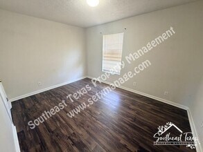 977 Center St in Bridge City, TX - Building Photo - Building Photo