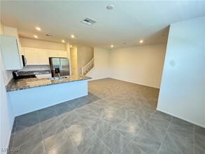 657 Bellus Pl in Henderson, NV - Building Photo - Building Photo