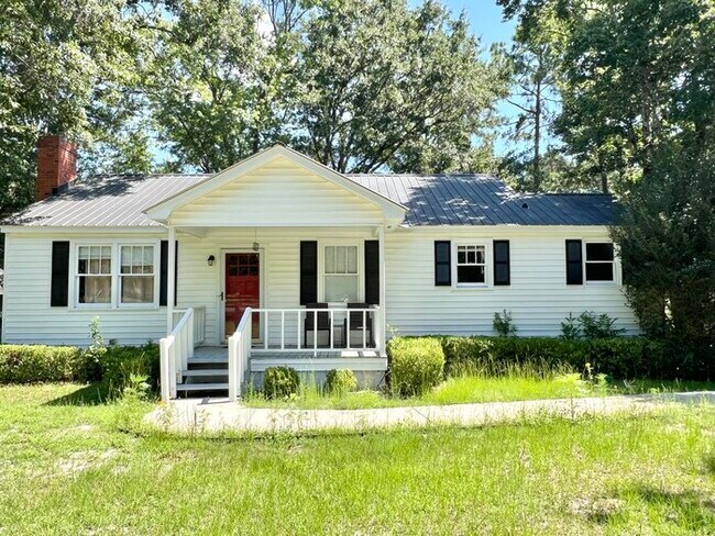 1266 Pinecrest Dr in Lugoff, SC - Building Photo - Building Photo
