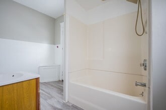 1022 19th St NW in Canton, OH - Building Photo - Building Photo