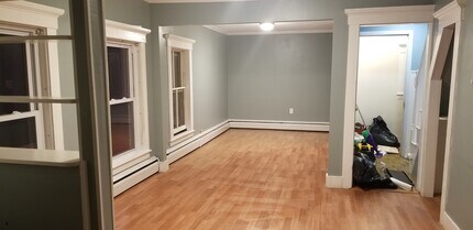 21 Charles St, Unit B in Concord, NH - Building Photo - Building Photo