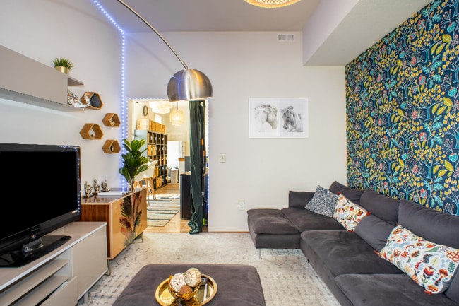 2221 Dwight Way in Berkeley, CA - Foto de edificio - Building Photo