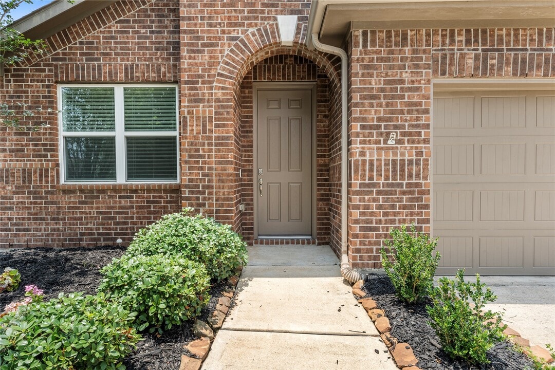 2206 Hidden Meadow Ln in Houston, TX - Building Photo
