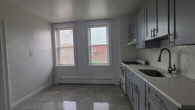 297 Griffith St in Jersey City, NJ - Building Photo - Building Photo