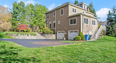 18 Robin Ln in Monroe, CT - Building Photo - Building Photo