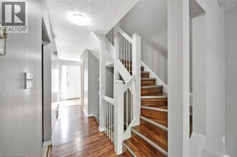 6530 Glen Erin Dr in Mississauga, ON - Building Photo - Building Photo