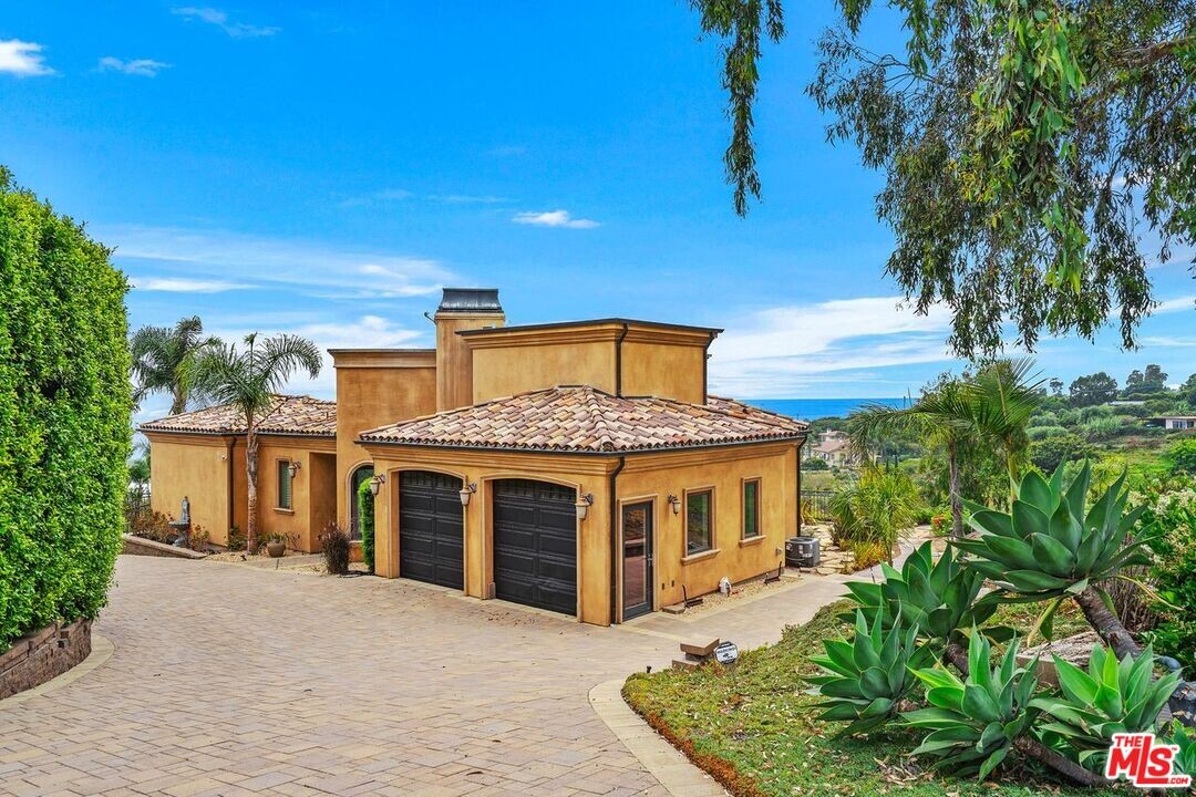 31280 Bailard Rd in Malibu, CA - Building Photo