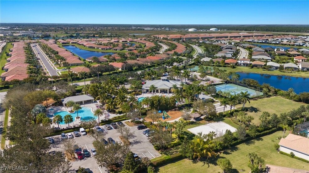 2841 Citrus St in Naples, FL - Foto de edificio