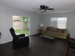 1912 Sam Wilson St in Houston, TX - Building Photo - Building Photo