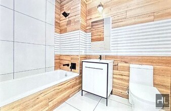 150 Eagle St, Unit 7J in Brooklyn, NY - Building Photo - Building Photo