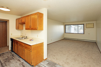 Bentwood Manor Apartments in Sioux Falls, SD - Building Photo - Interior Photo