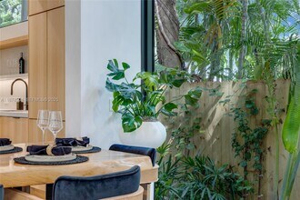 1000 NW 9th Ct in Miami, FL - Building Photo - Building Photo