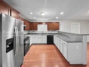 1153 Smith St SW in Atlanta, GA - Foto de edificio - Building Photo