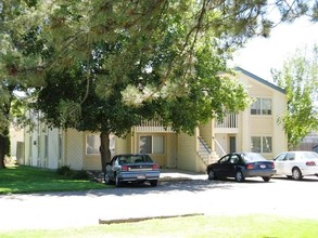 The Maples Apartments in Nampa, ID - Building Photo - Building Photo