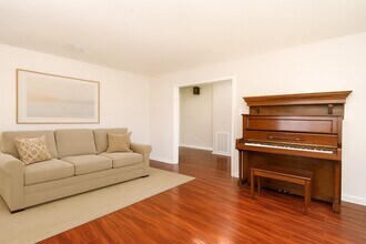 8110 Dorrcrest Ln in Houston, TX - Building Photo - Building Photo