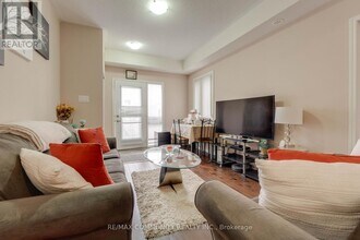250-250 Sunny Meadow Blvd in Brampton, ON - Building Photo - Building Photo