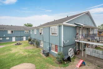 Leonora Square Apartments in Houston, TX - Foto de edificio - Primary Photo
