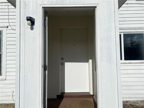 660 County Rte 1 in Oswego, NY - Foto de edificio - Building Photo