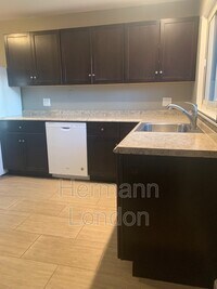 806 Undercliff Dr photo'
