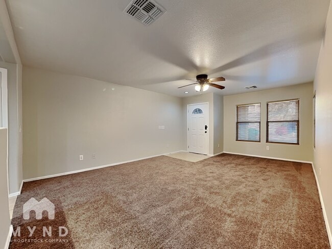 6327 W Branham Ln in Phoenix, AZ - Foto de edificio - Building Photo