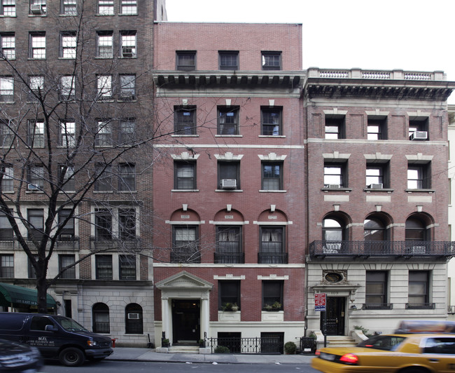 107 E 38th St in New York, NY - Building Photo - Building Photo