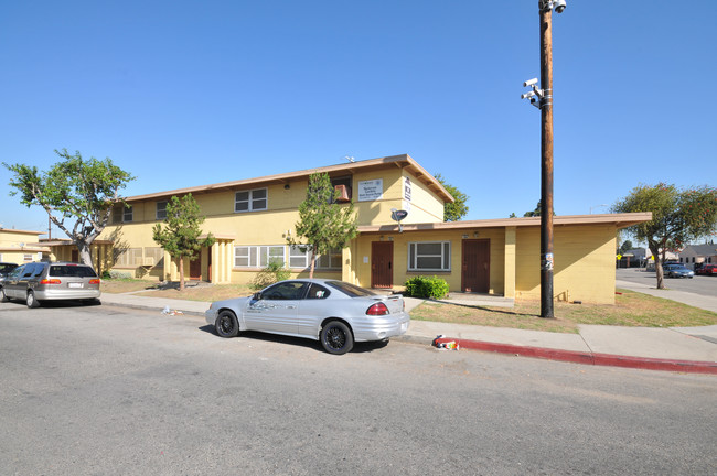 Nickerson Gardens in Los Angeles, CA - Building Photo - Building Photo