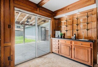 15014 Hollydale Dr in Houston, TX - Foto de edificio - Building Photo