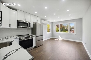 224 W 252nd St in Bronx, NY - Building Photo