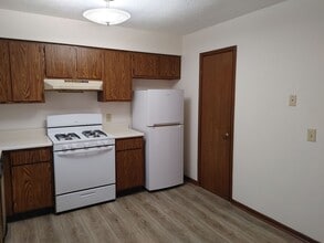 302 Palmer Dr in Parkersburg, WV - Building Photo - Building Photo