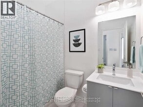 3186 Mintwood Cir in Oakville, ON - Building Photo - Building Photo