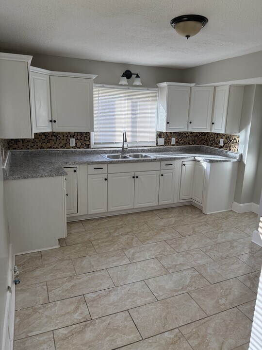 5264 N 44th St in Milwaukee, WI - Building Photo