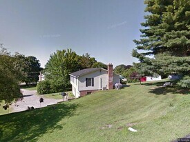 2 Tiffany Ln in Essex Junction, VT - Building Photo