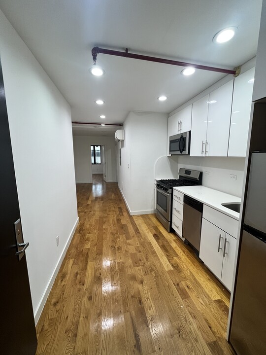850 Flatbush Ave in Brooklyn, NY - Building Photo