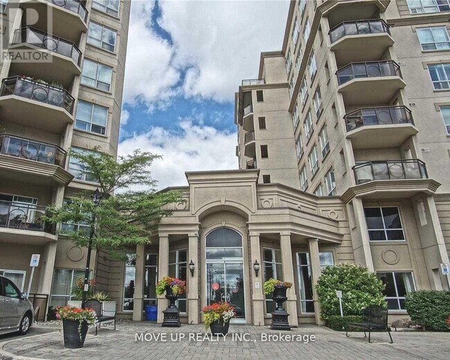 8 Maison Parc Ct in Vaughan, ON - Building Photo - Building Photo