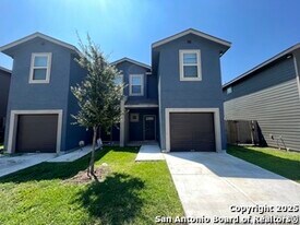 6854 Lakeview Dr. in San Antonio, TX - Building Photo