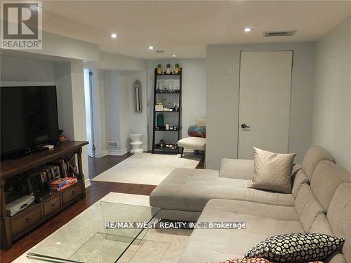 23 Rangoon Rd in Toronto, ON - Building Photo - Building Photo