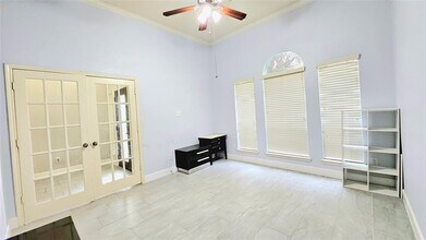 10203 Chestnut Creek Way in Pearland, TX - Building Photo - Building Photo