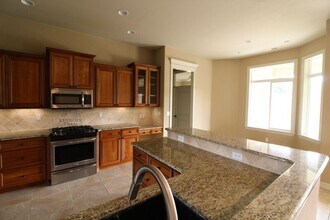 439 Golden Dr in Richland, WA - Building Photo - Building Photo