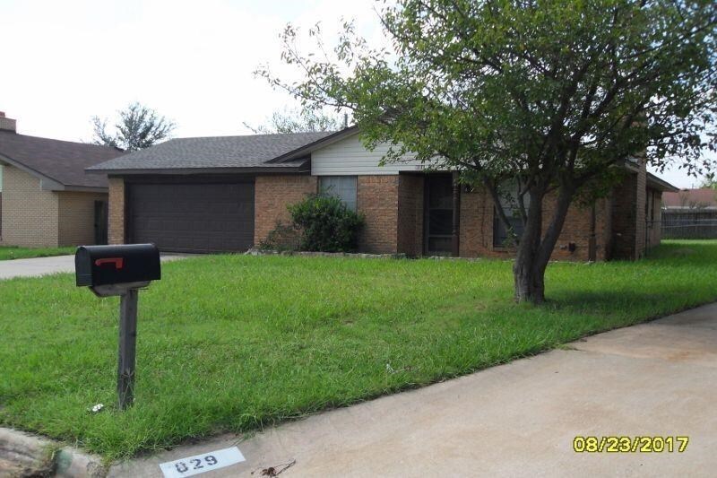 831 SE Lomond Ln in Lawton, OK - Foto de edificio