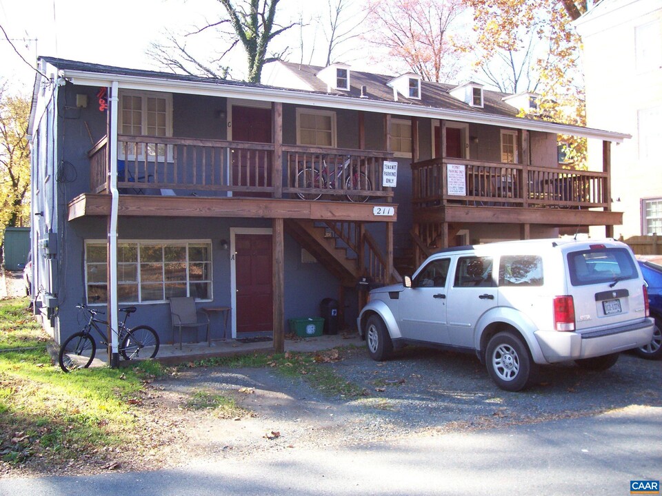 211 Chancellor St in Charlottesville, VA - Building Photo