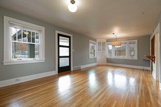 1617 Ronald Ave in Missoula, MT - Foto de edificio - Building Photo