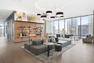 230 W Hubbard St in Chicago, IL - Foto de edificio - Building Photo