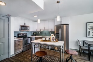 One Nineteen on Main in Naperville, IL - Building Photo