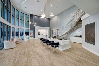 2401 S Gessner Rd, Unit A in Houston, TX - Building Photo - Building Photo