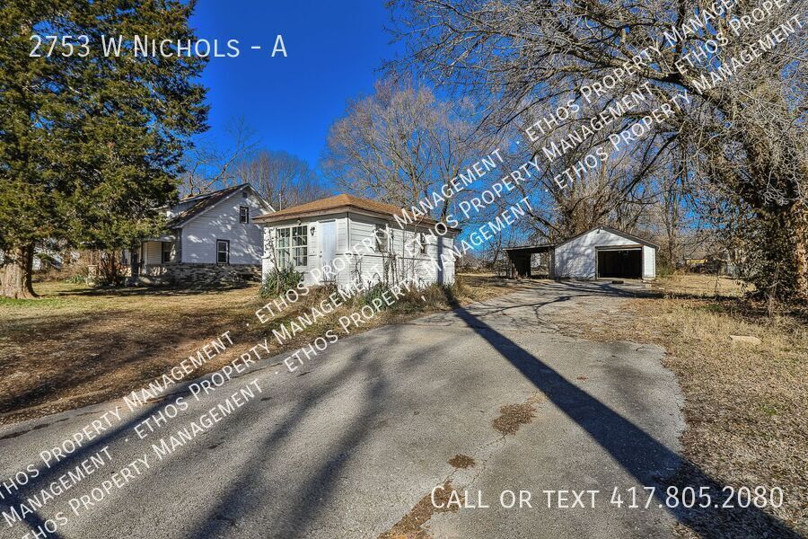 2753 W Nichols St in Springfield, MO - Building Photo