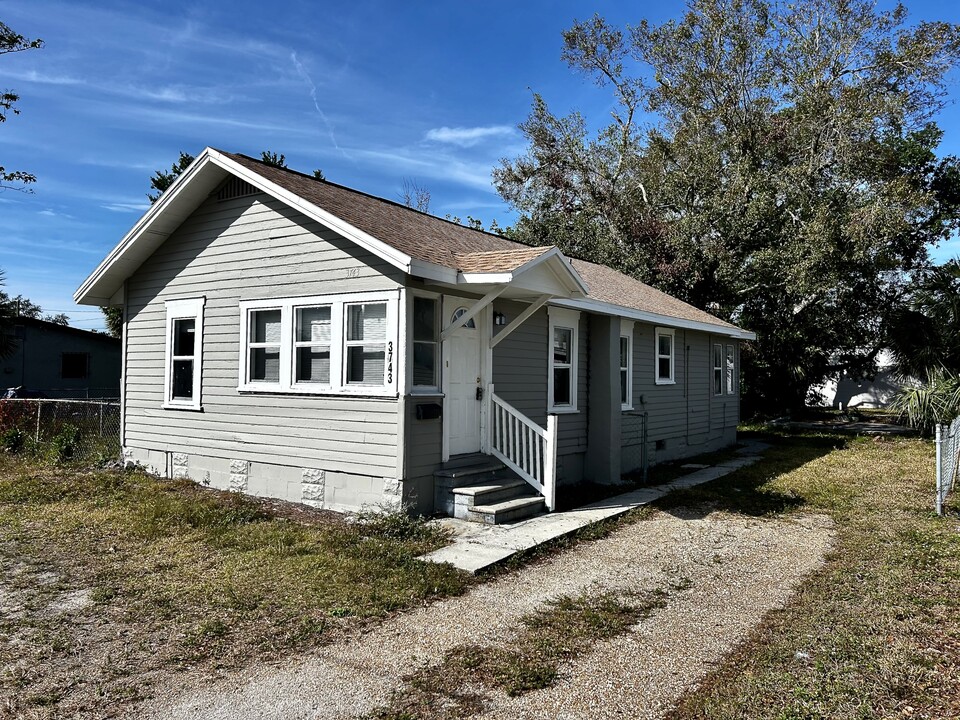 3743 8th Ave S in St. Petersburg, FL - Building Photo